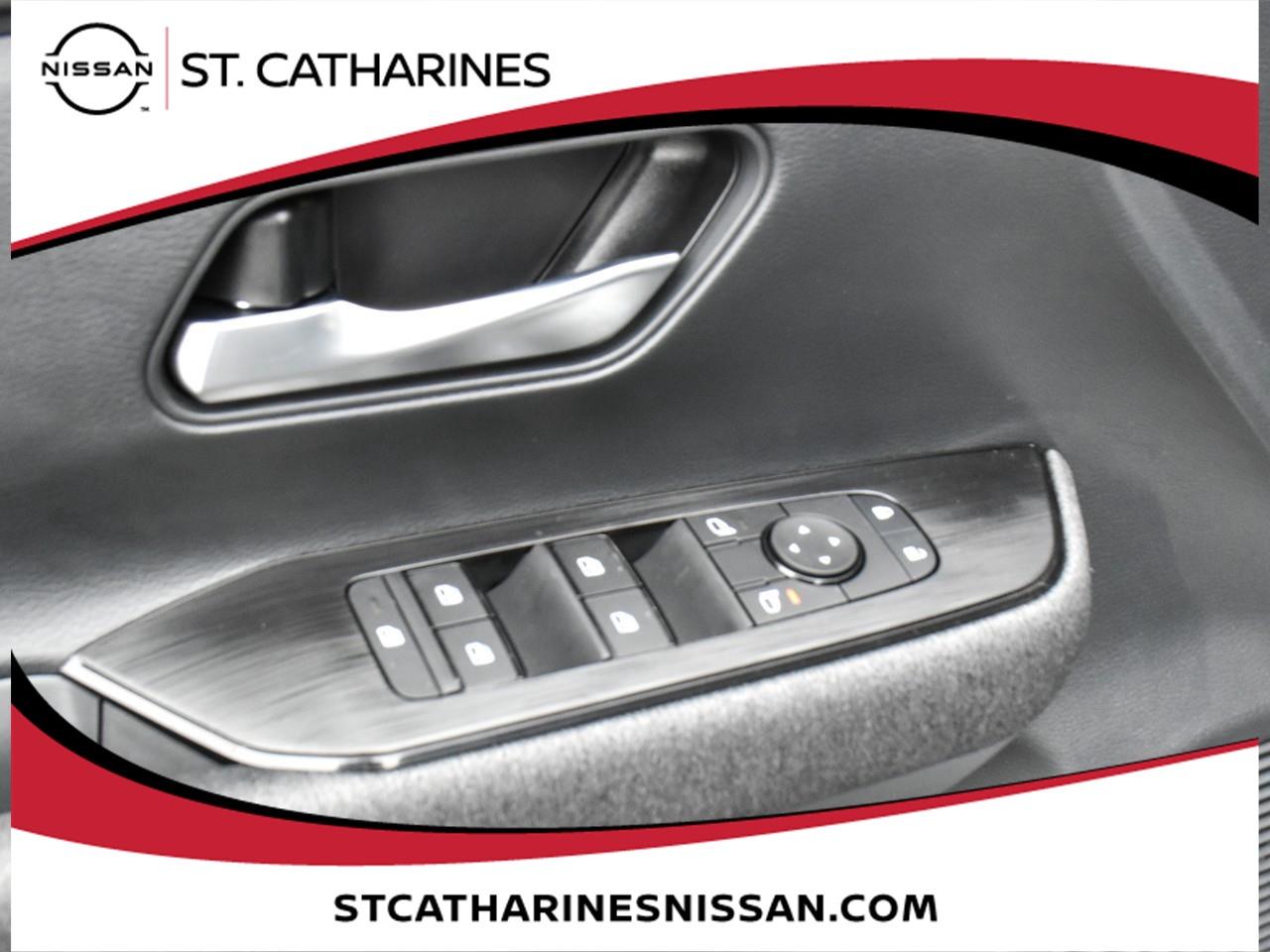 2025 Nissan Kicks SV Photo