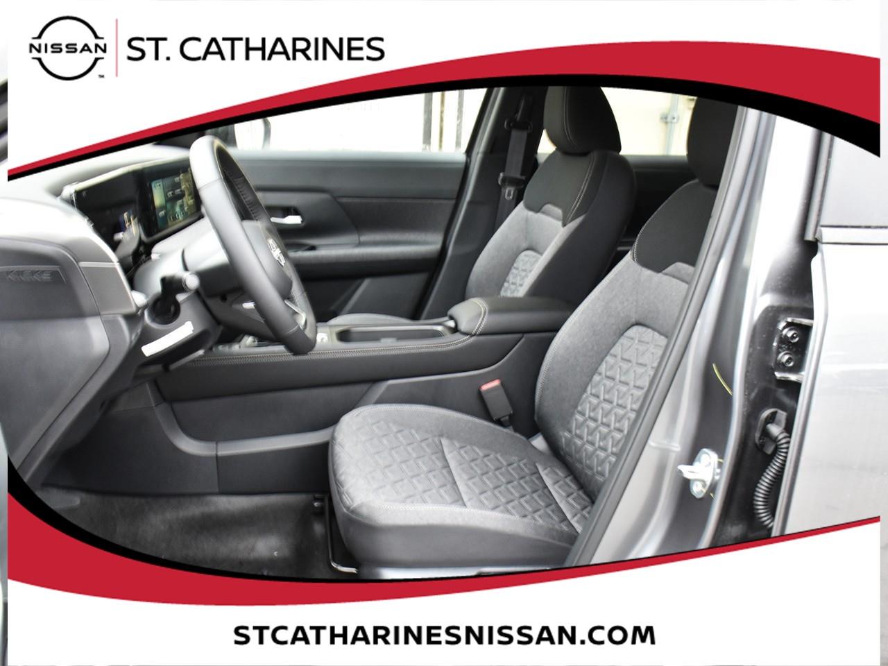 2025 Nissan Kicks SV Photo