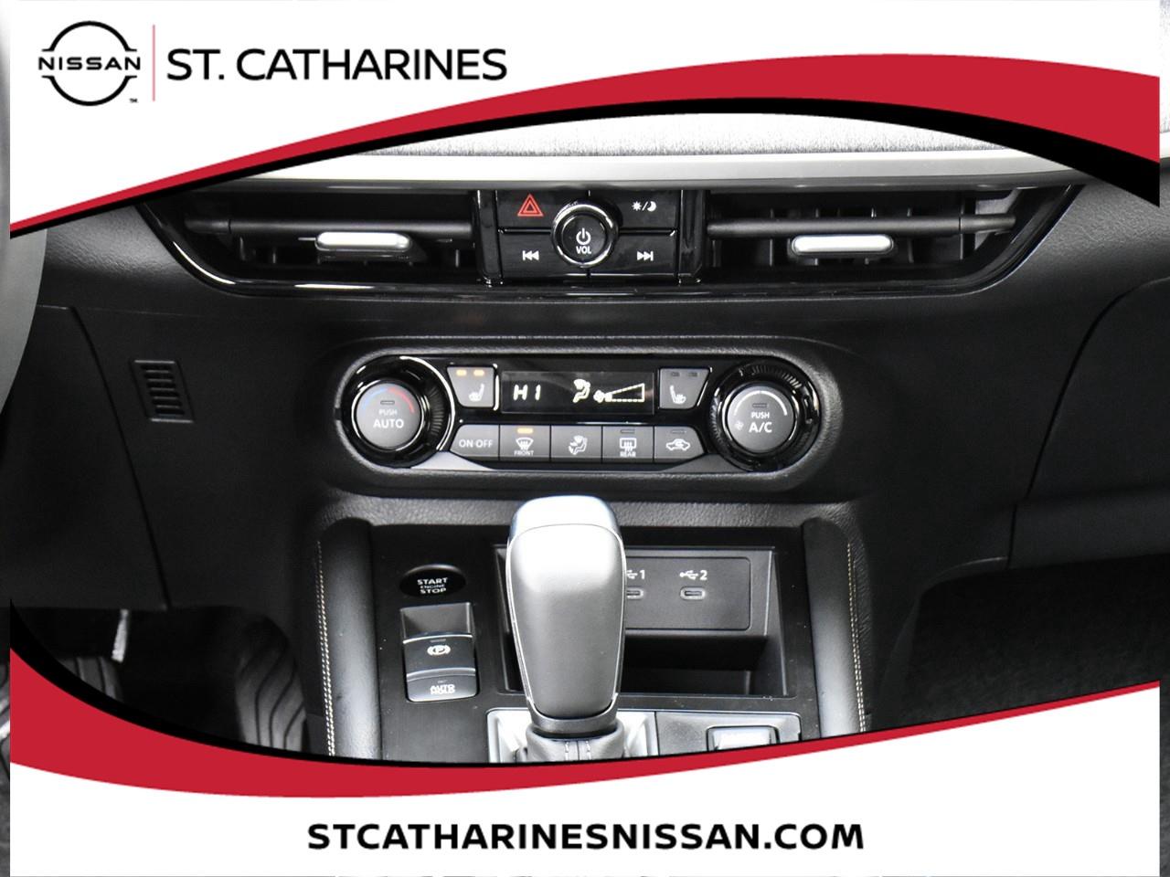 2025 Nissan Kicks SV Photo