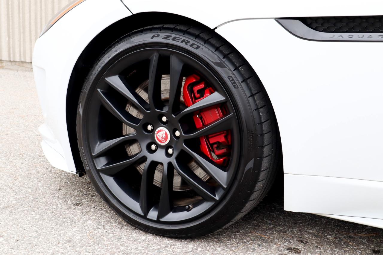 2017 Jaguar F-Type  Photo