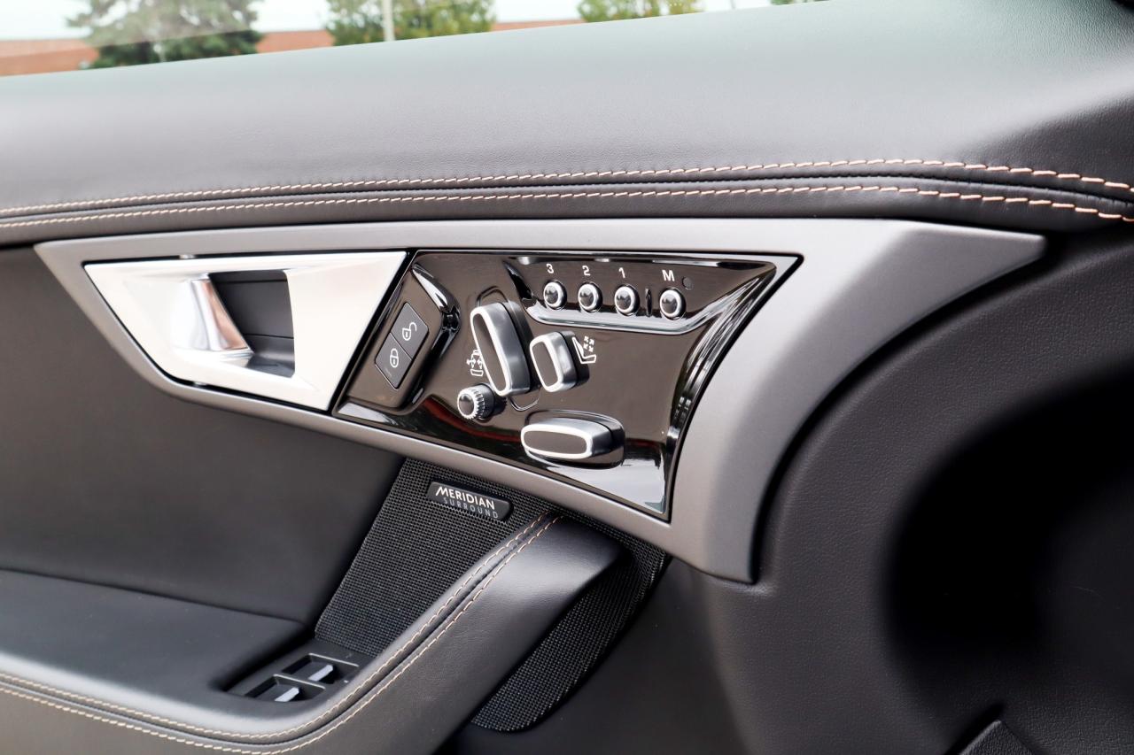 2017 Jaguar F-Type  Photo