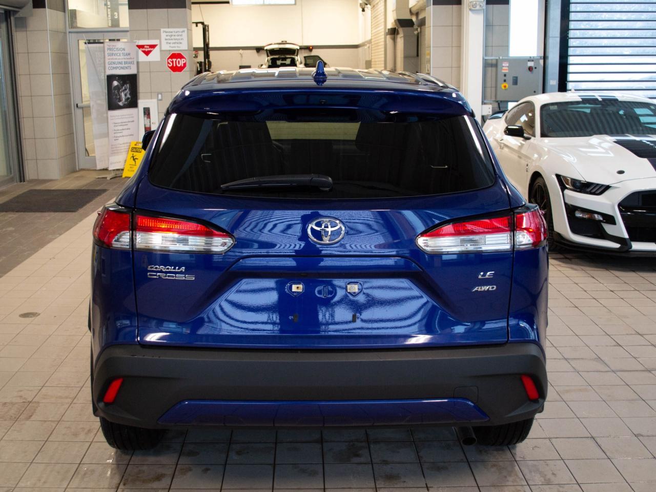 2023 Toyota Corolla Cross LE Photo4