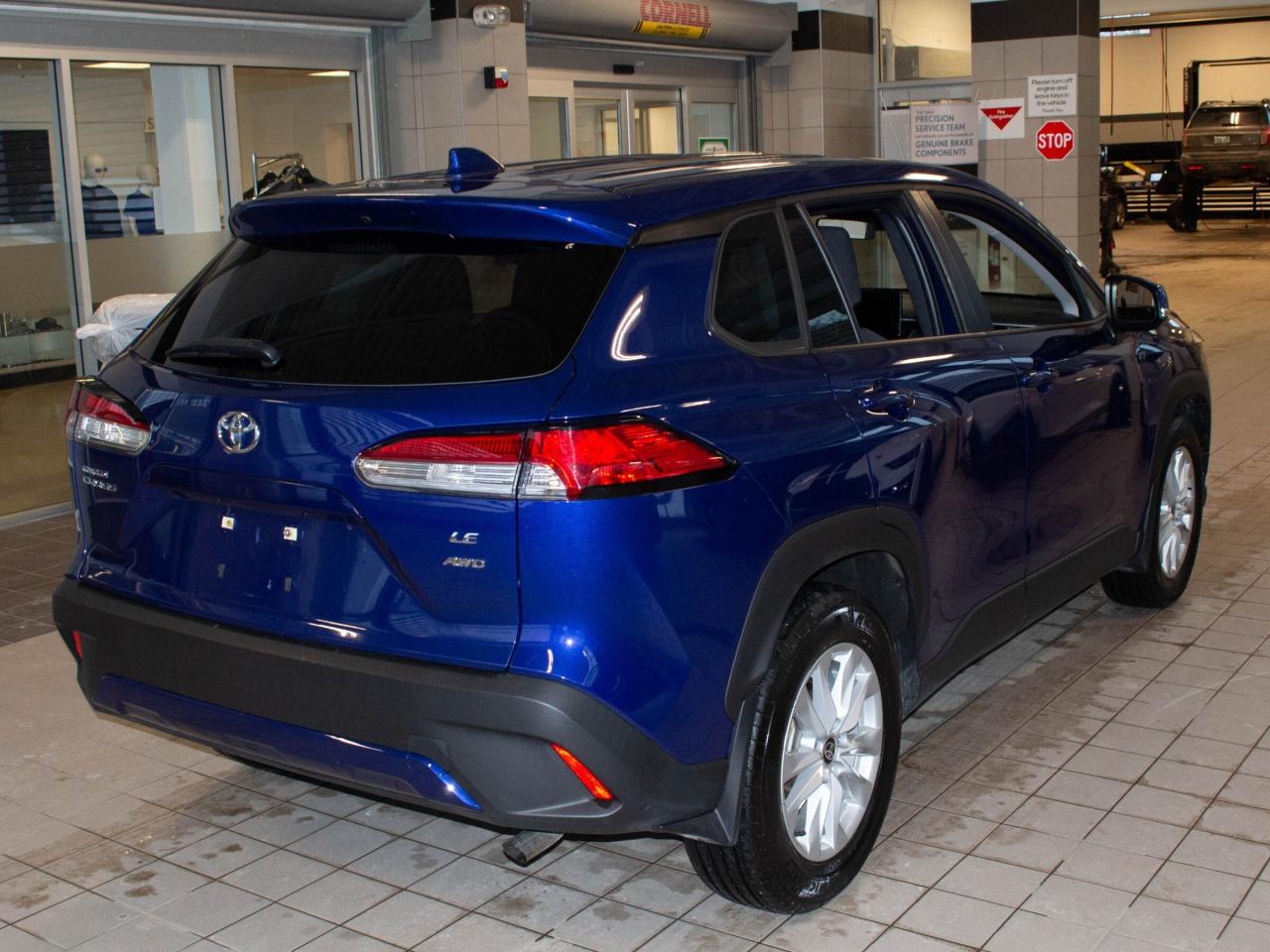 2023 Toyota Corolla Cross LE Photo