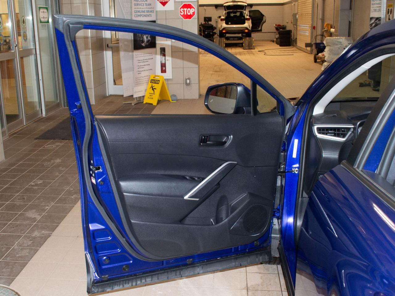 2023 Toyota Corolla Cross LE Photo