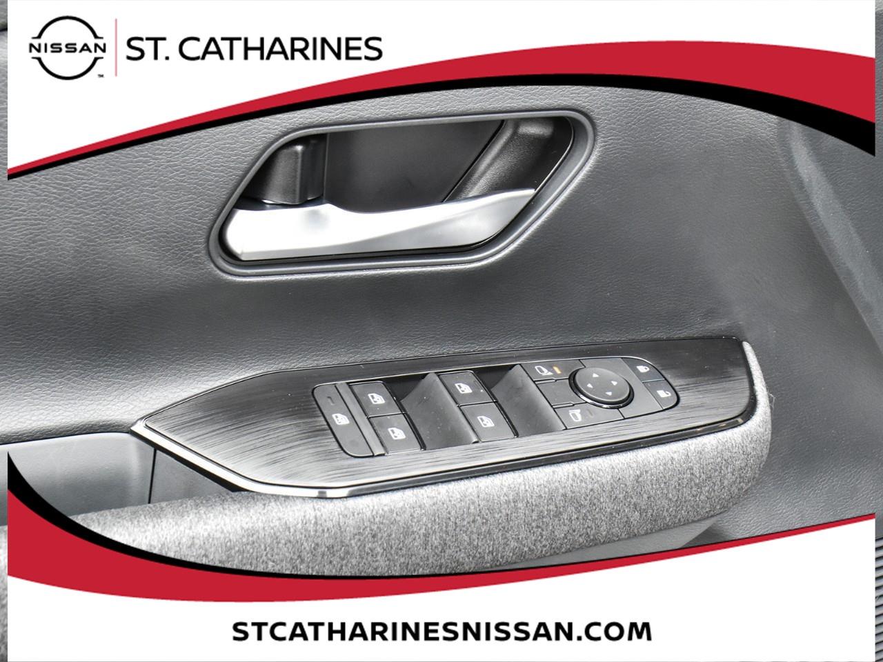 2025 Nissan Kicks SV Photo