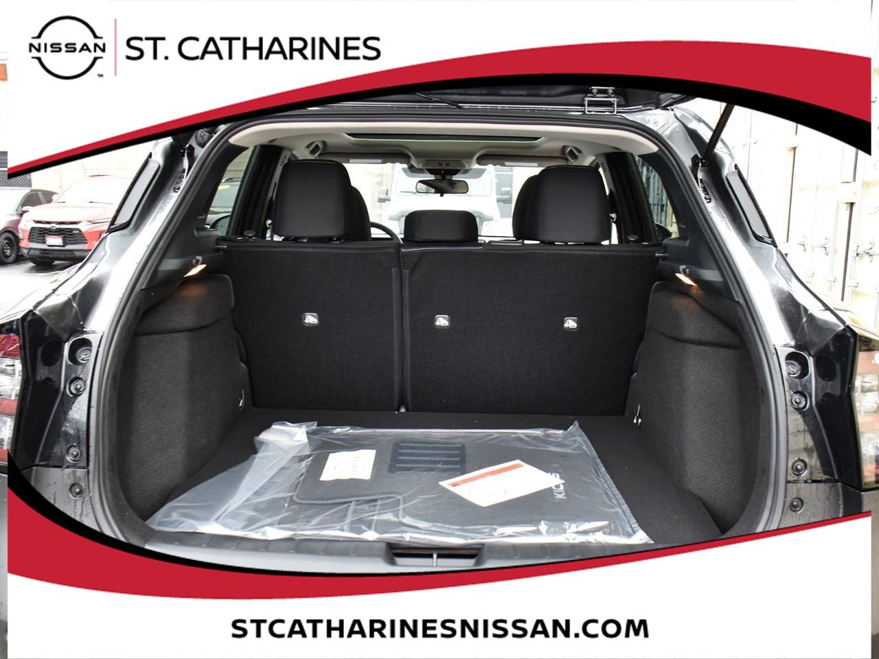 2025 Nissan Kicks SV Photo