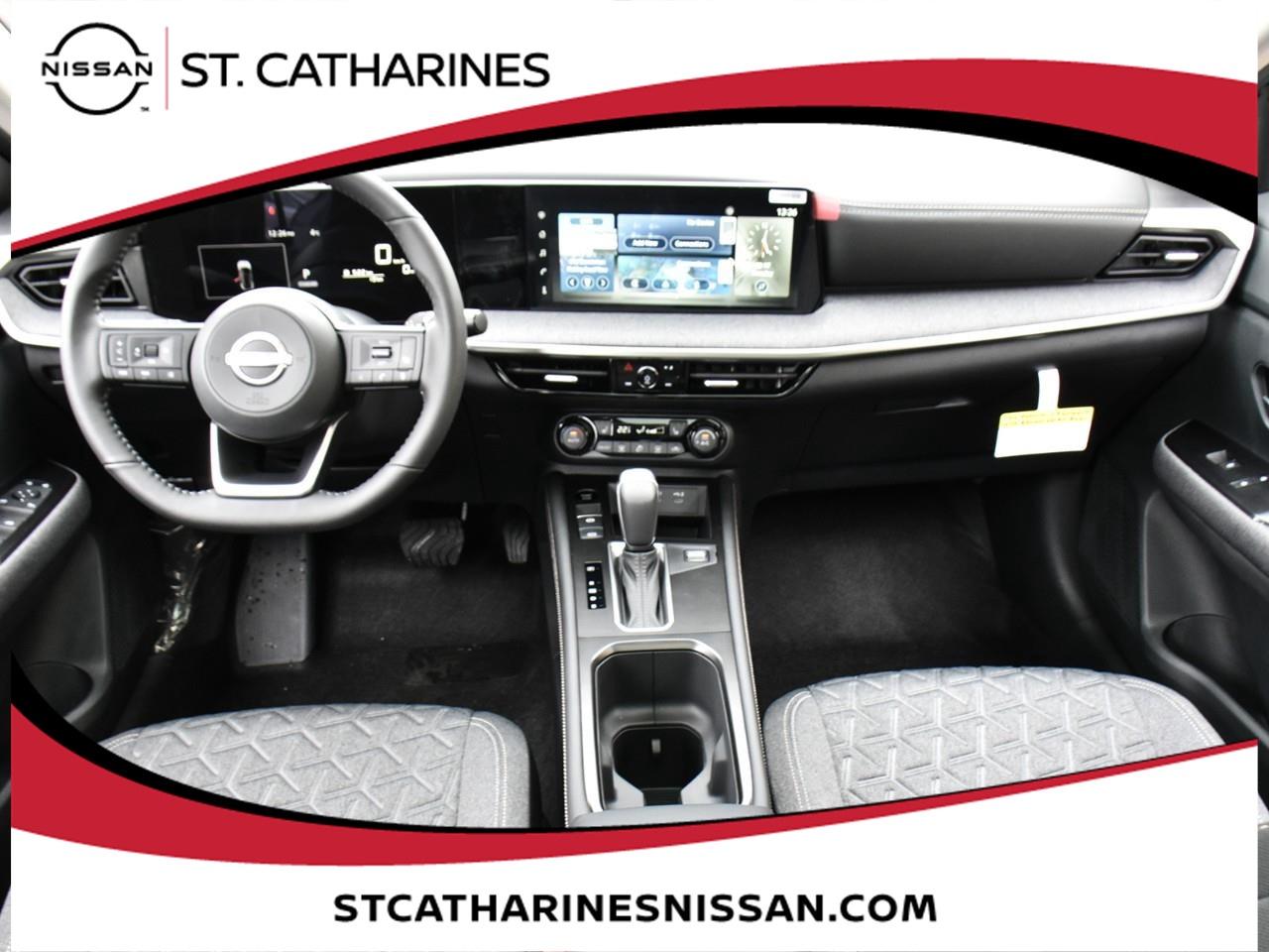 2025 Nissan Kicks SV Photo