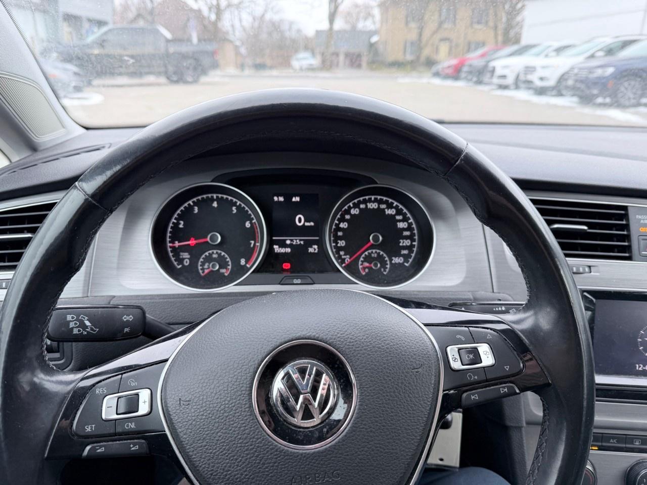 2015 Volkswagen Golf  Photo