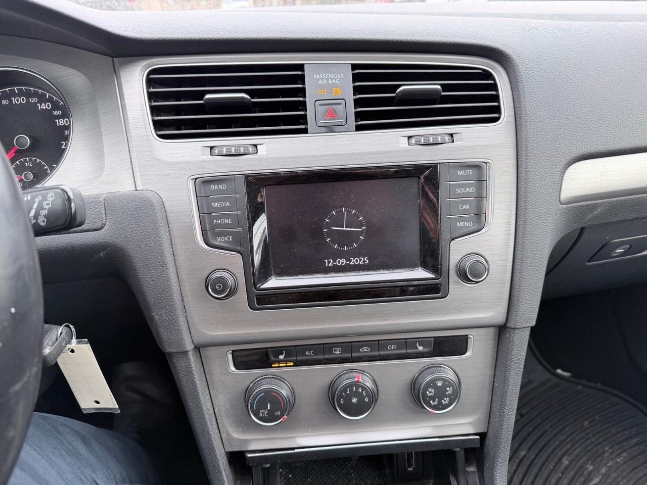 2015 Volkswagen Golf  Photo