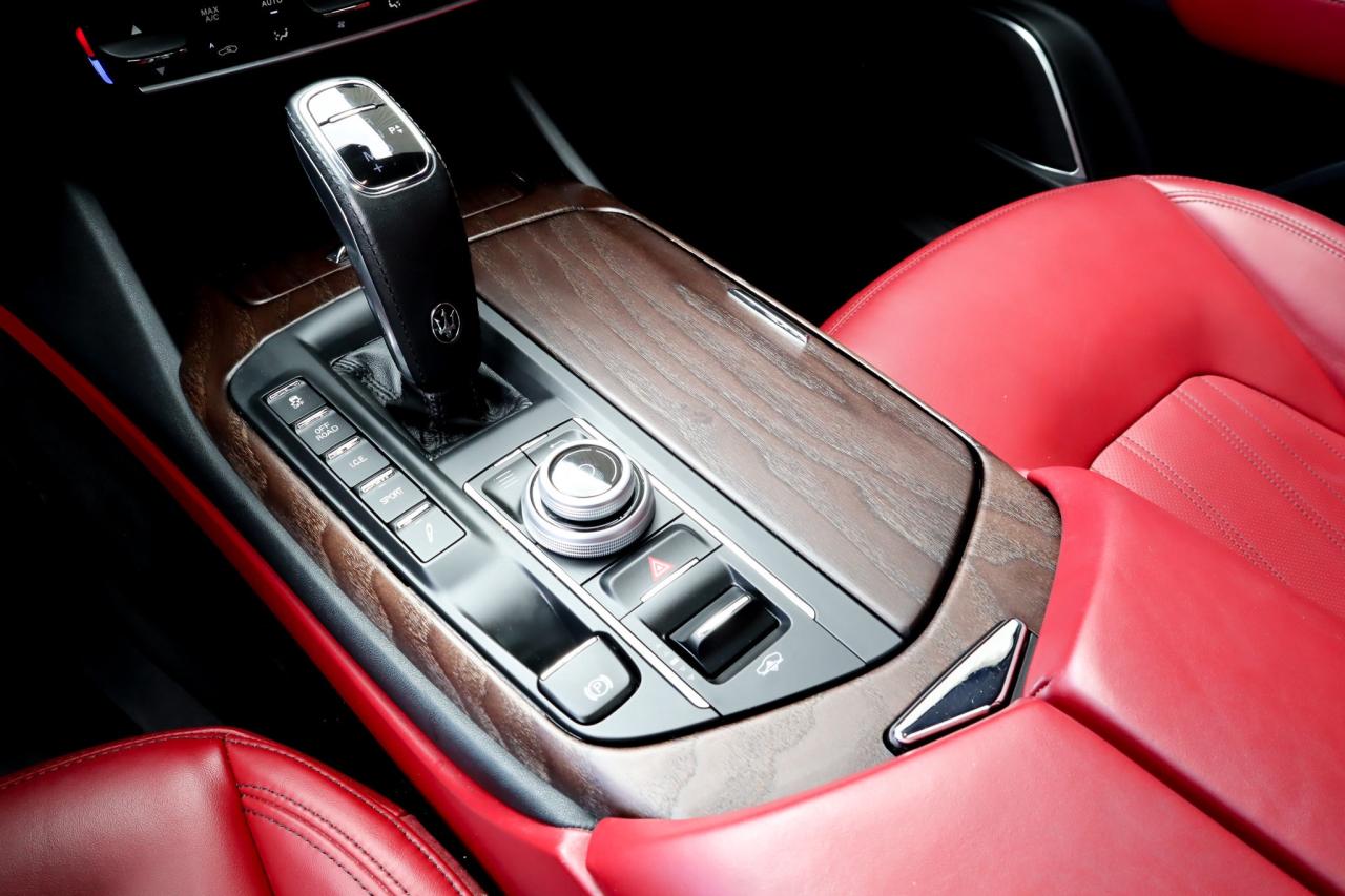 2019 Maserati Levante  Photo