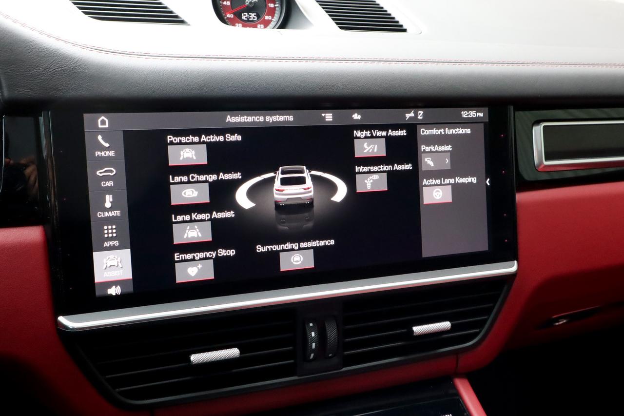 2021 Porsche Cayenne  Photo