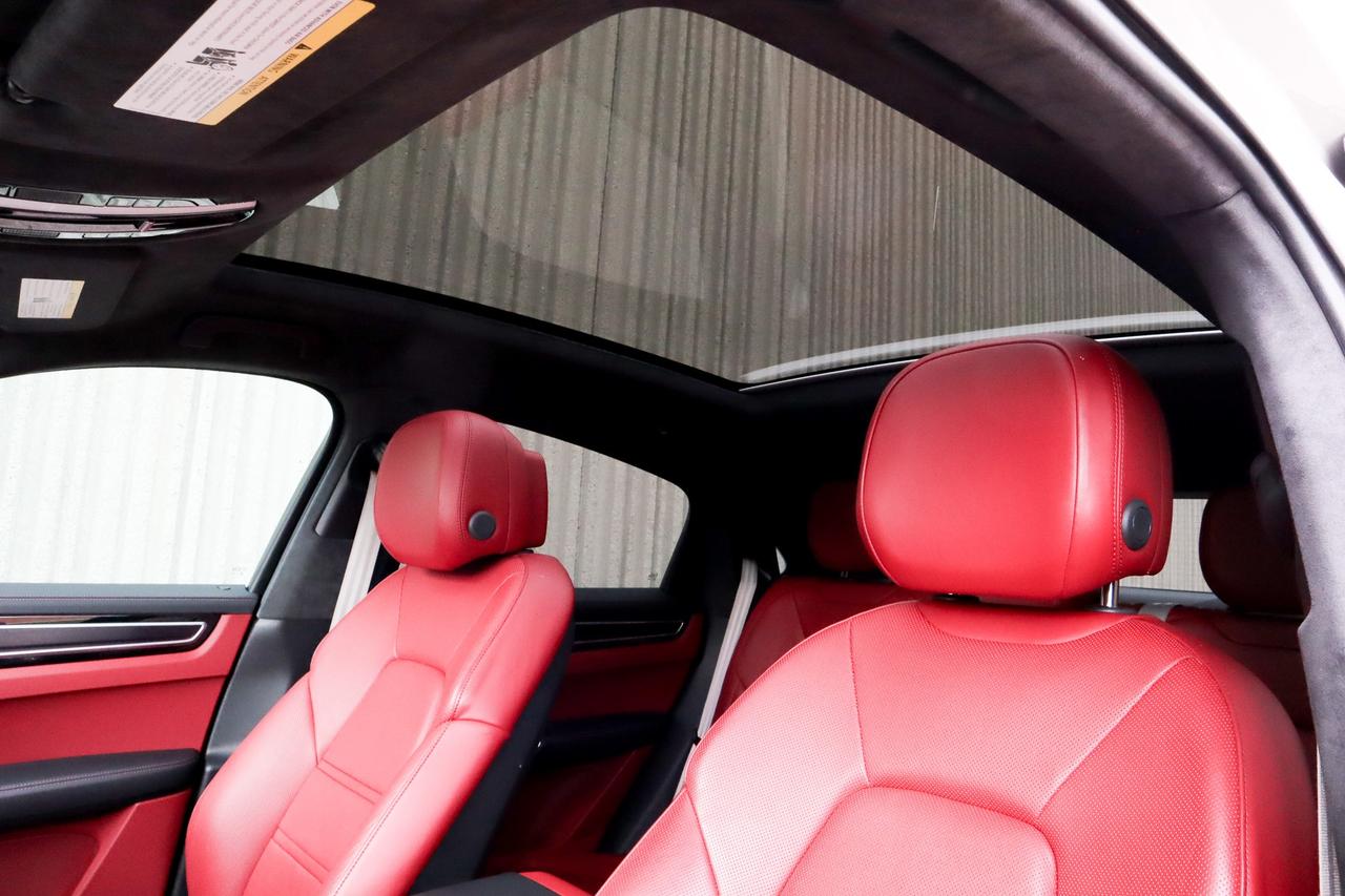 2021 Porsche Cayenne  Photo