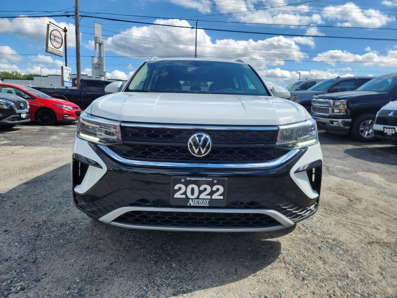 2022 Volkswagen Taos Comfortline 4dr All-Wheel Drive 4MOTION Photo