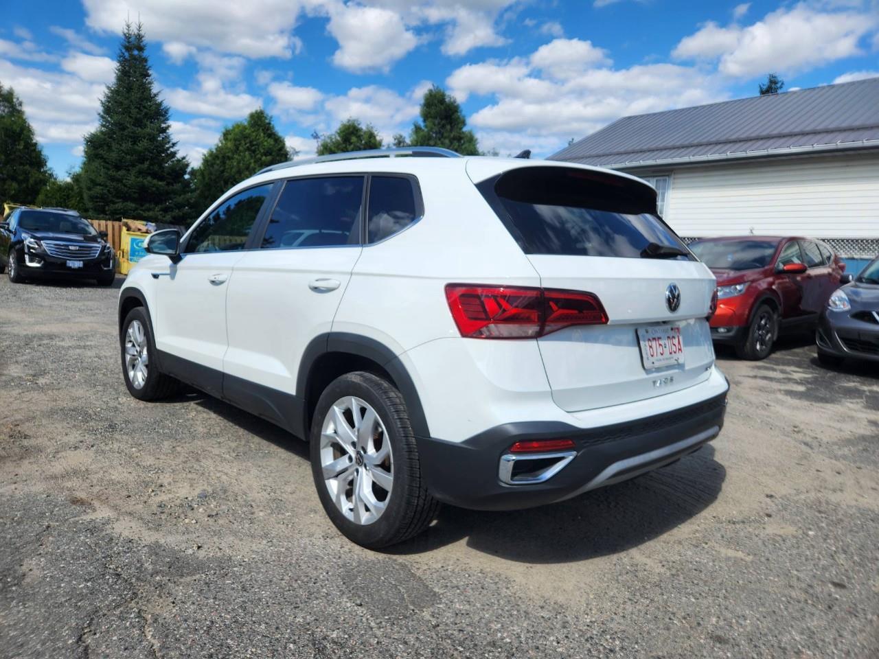 2022 Volkswagen Taos Comfortline 4dr All-Wheel Drive 4MOTION Photo