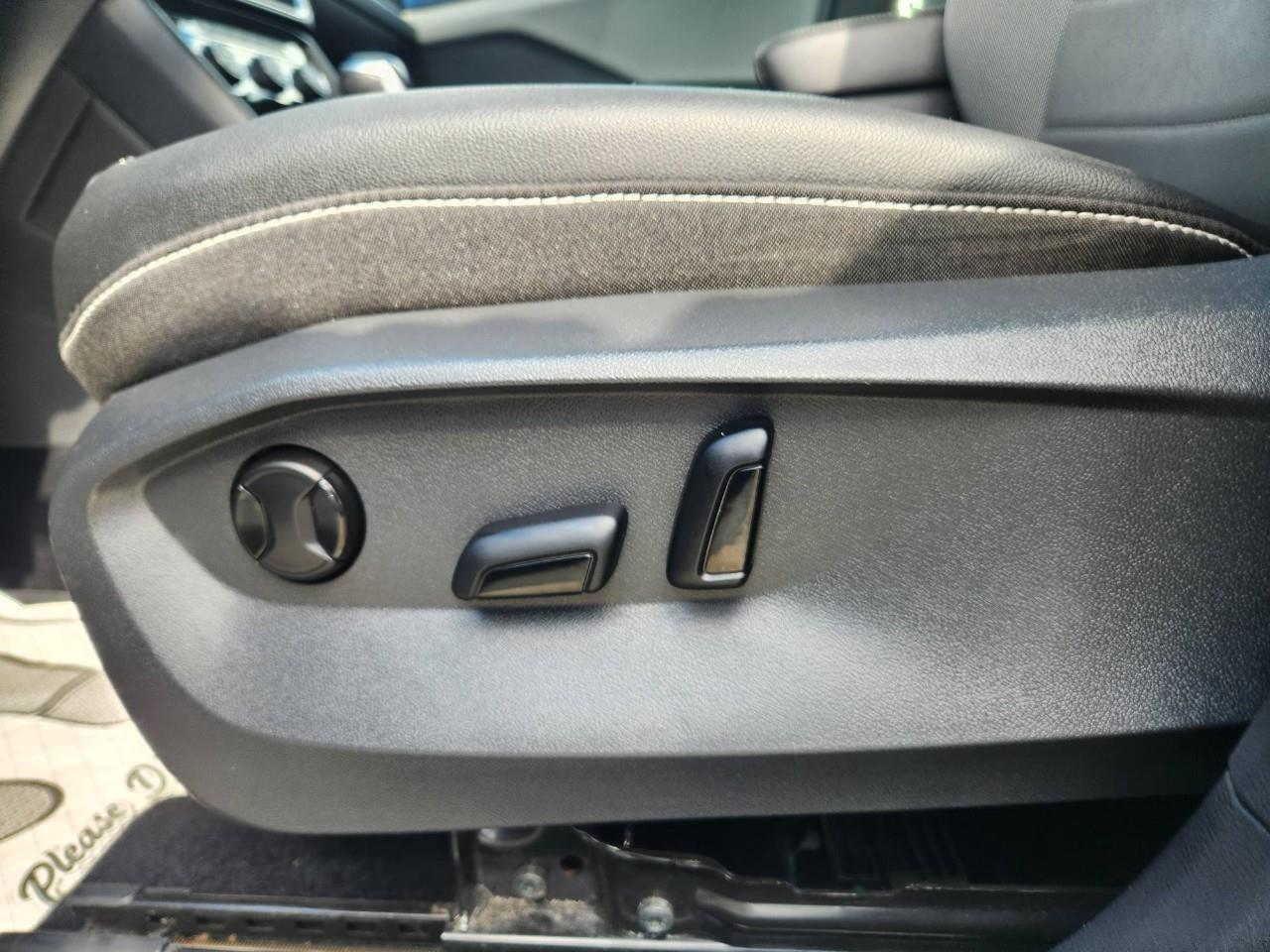 2022 Volkswagen Taos Comfortline 4dr All-Wheel Drive 4MOTION Photo