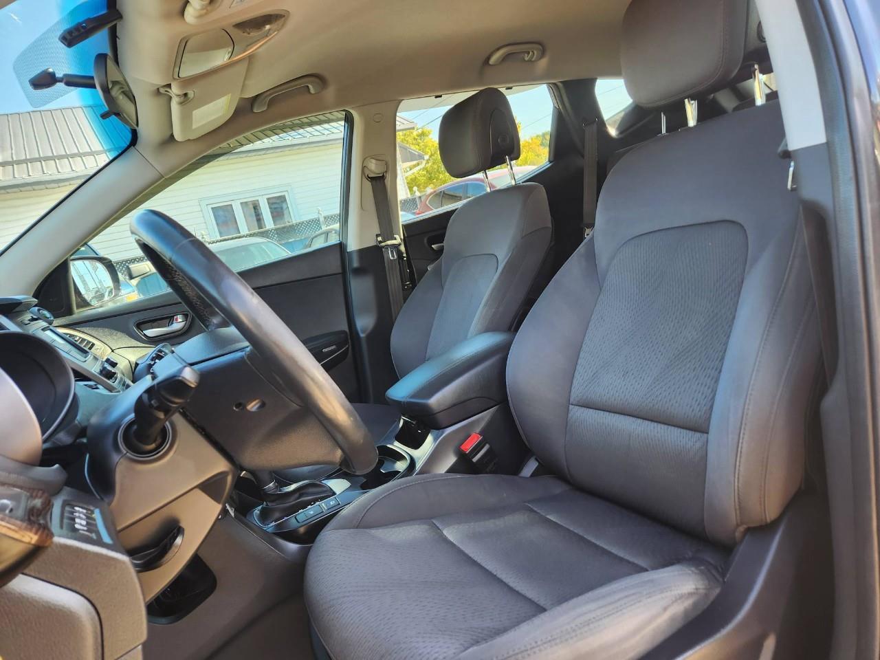 2017 Hyundai Santa Fe Sport 2.4 Premium (A6) 4dr Front-Wheel Drive Photo