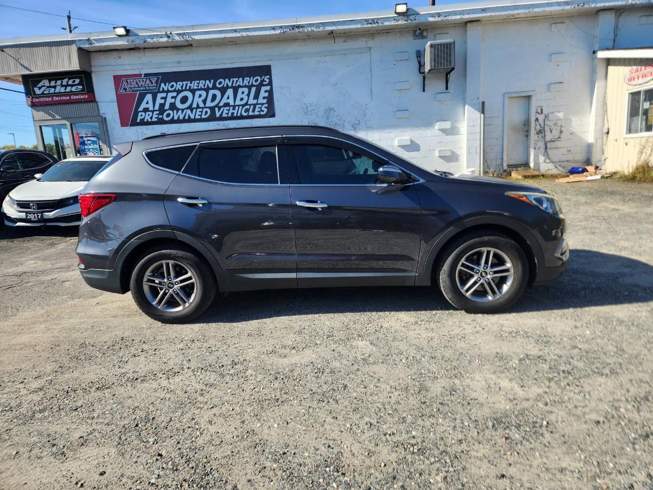 2017 Hyundai Santa Fe Sport 2.4 Premium (A6) 4dr Front-Wheel Drive Photo