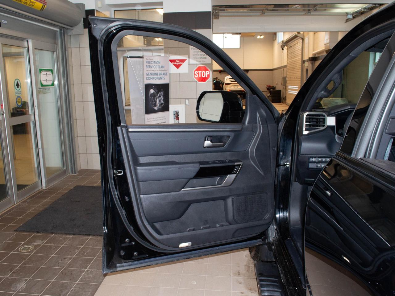 2025 Toyota Tundra Limited  Photo