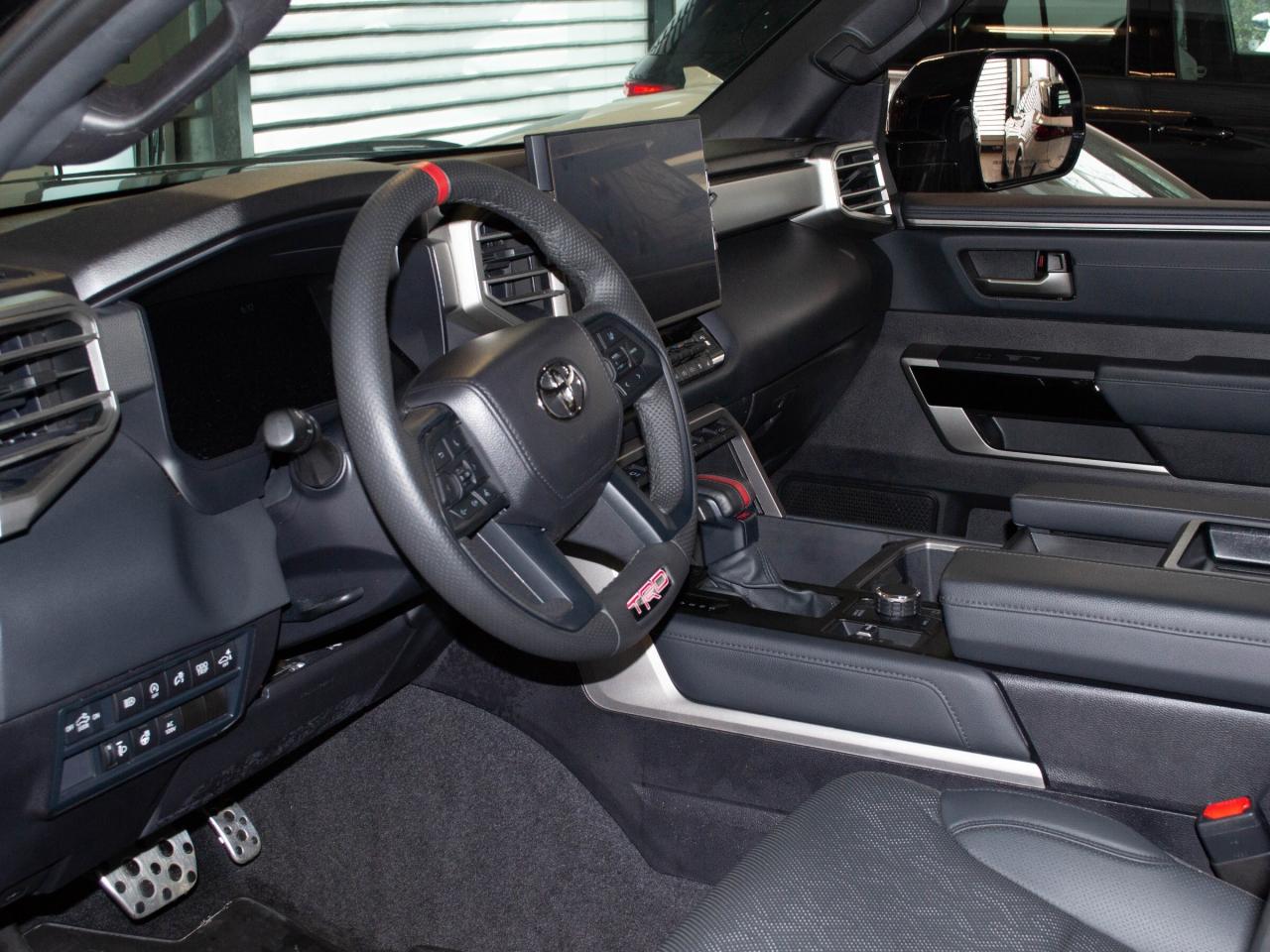 2025 Toyota Tundra Limited  Photo