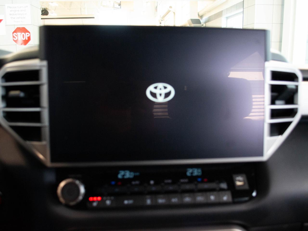 2025 Toyota Tundra Limited  Photo