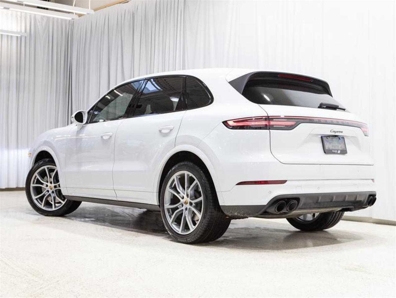 2023 Porsche Cayenne Platinum Edition Photo