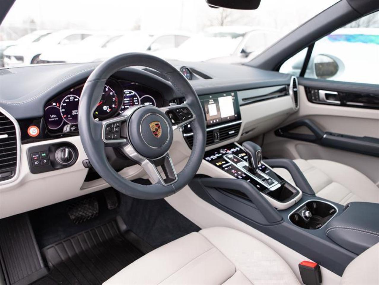 2023 Porsche Cayenne Platinum Edition Photo
