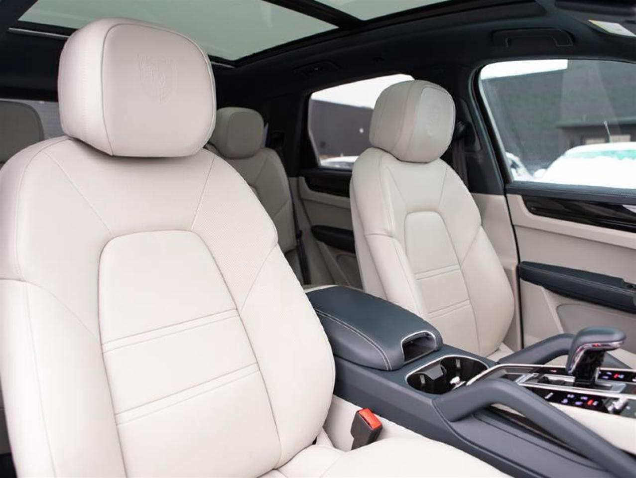 2023 Porsche Cayenne Platinum Edition Photo