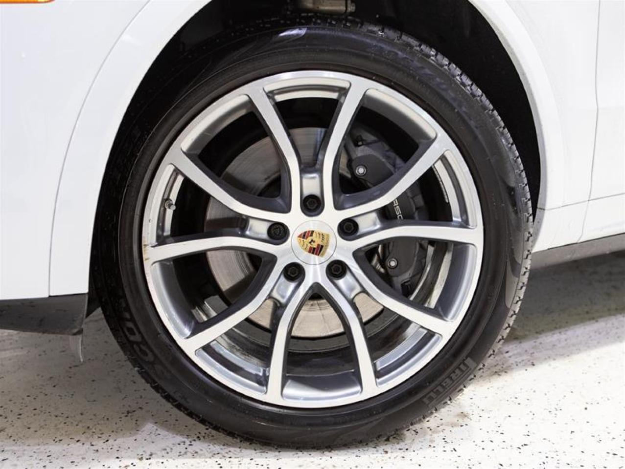 2023 Porsche Cayenne Platinum Edition Photo