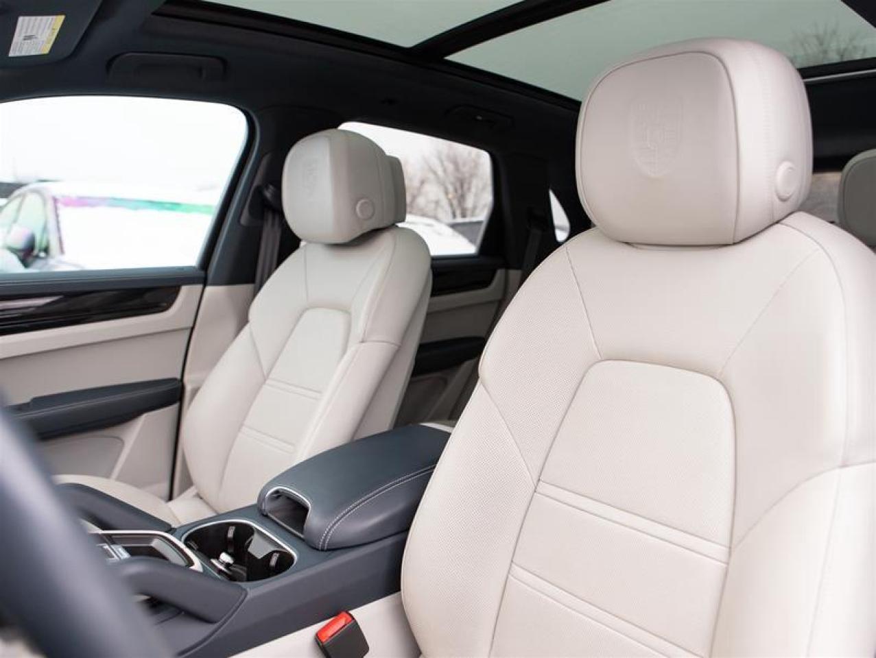 2023 Porsche Cayenne Platinum Edition Photo