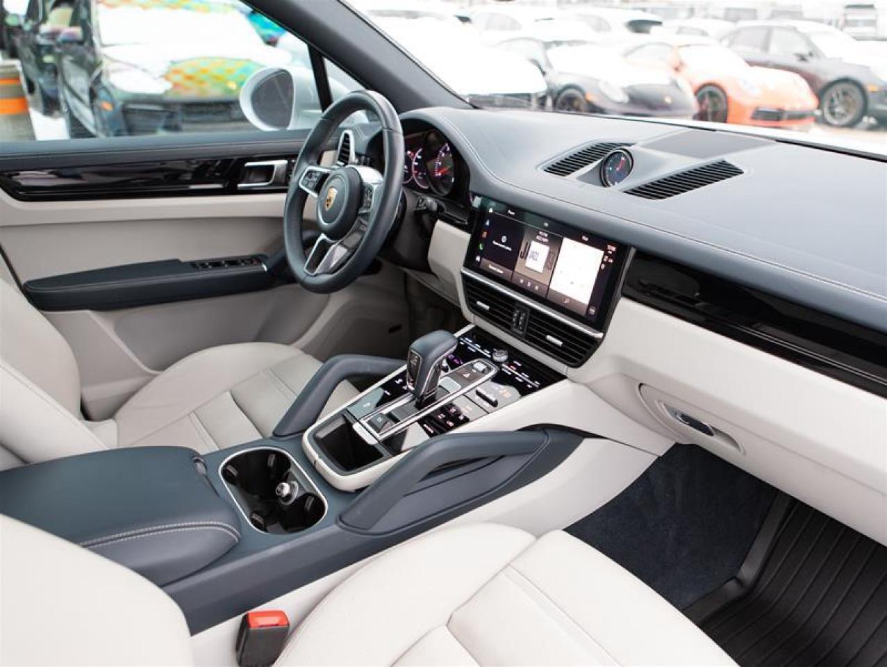 2023 Porsche Cayenne Platinum Edition Photo