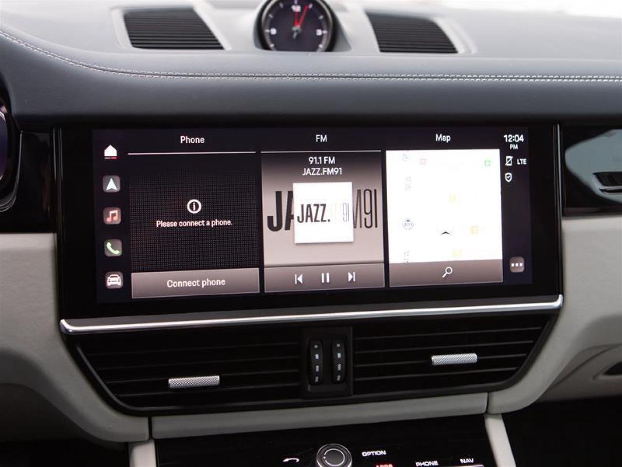 2023 Porsche Cayenne Platinum Edition Photo