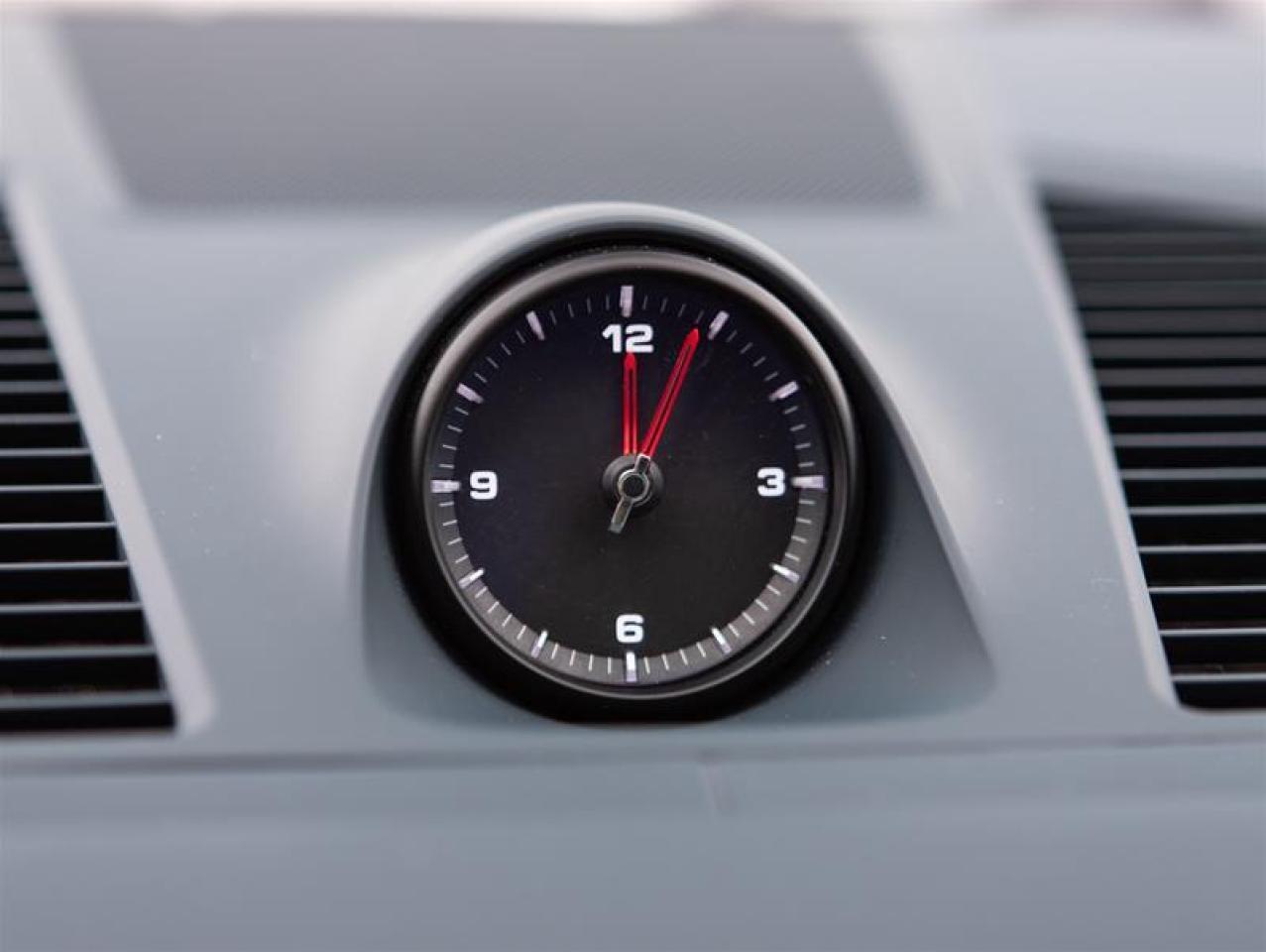 2023 Porsche Cayenne Platinum Edition Photo