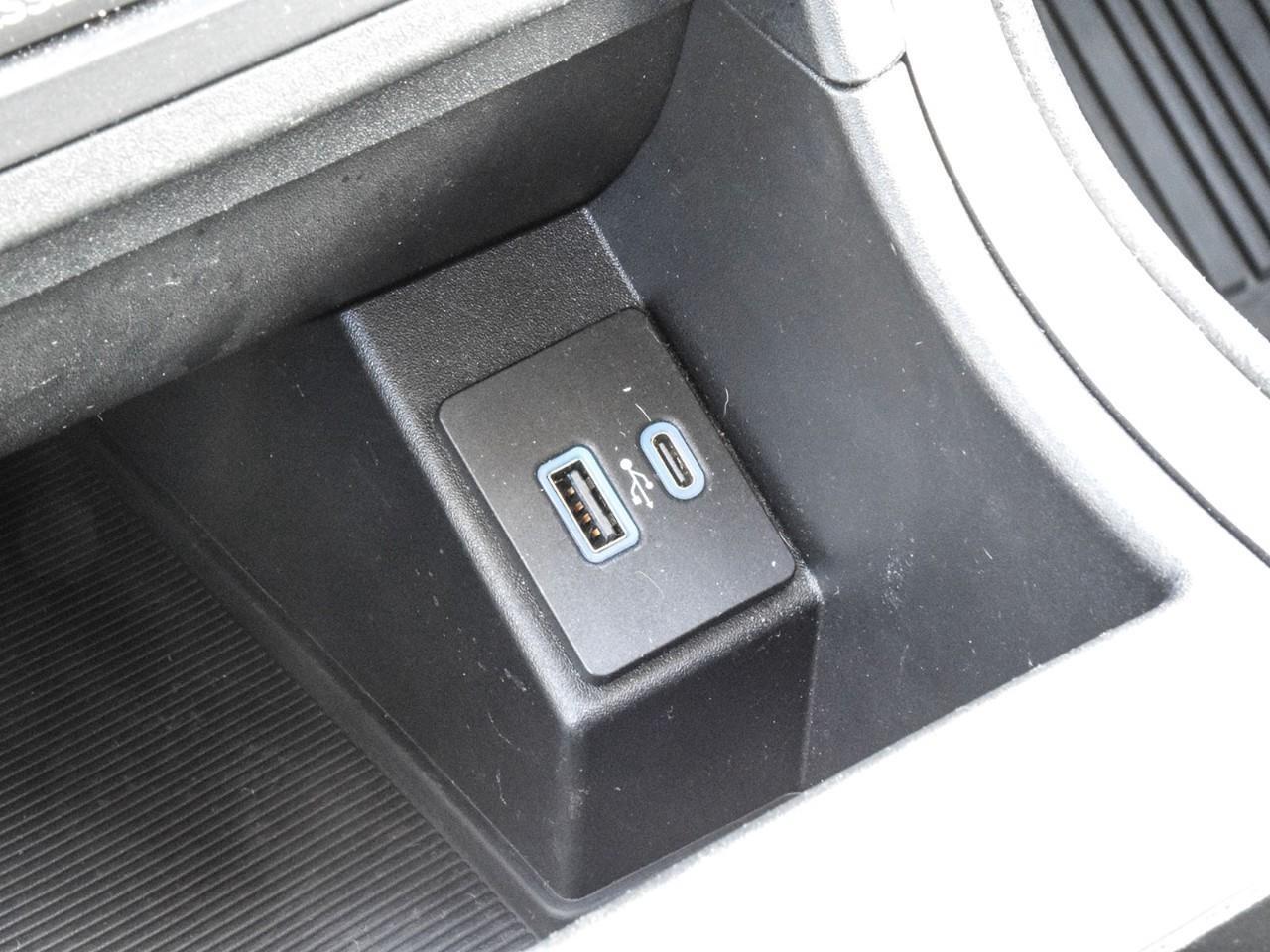 2022 Ford Edge SEL Panoroof   ACC + Lane Keeping Photo