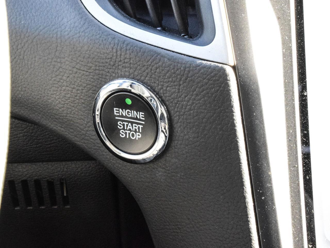 2022 Ford Edge SEL Panoroof   ACC + Lane Keeping Photo