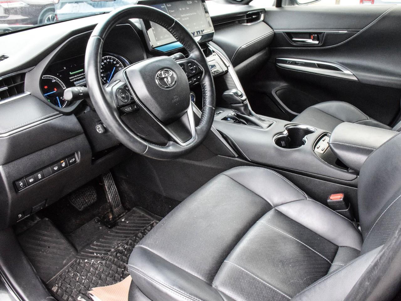 2022 Toyota Venza XLE Heated Leather Seats   Panoramic Sunroof Photo