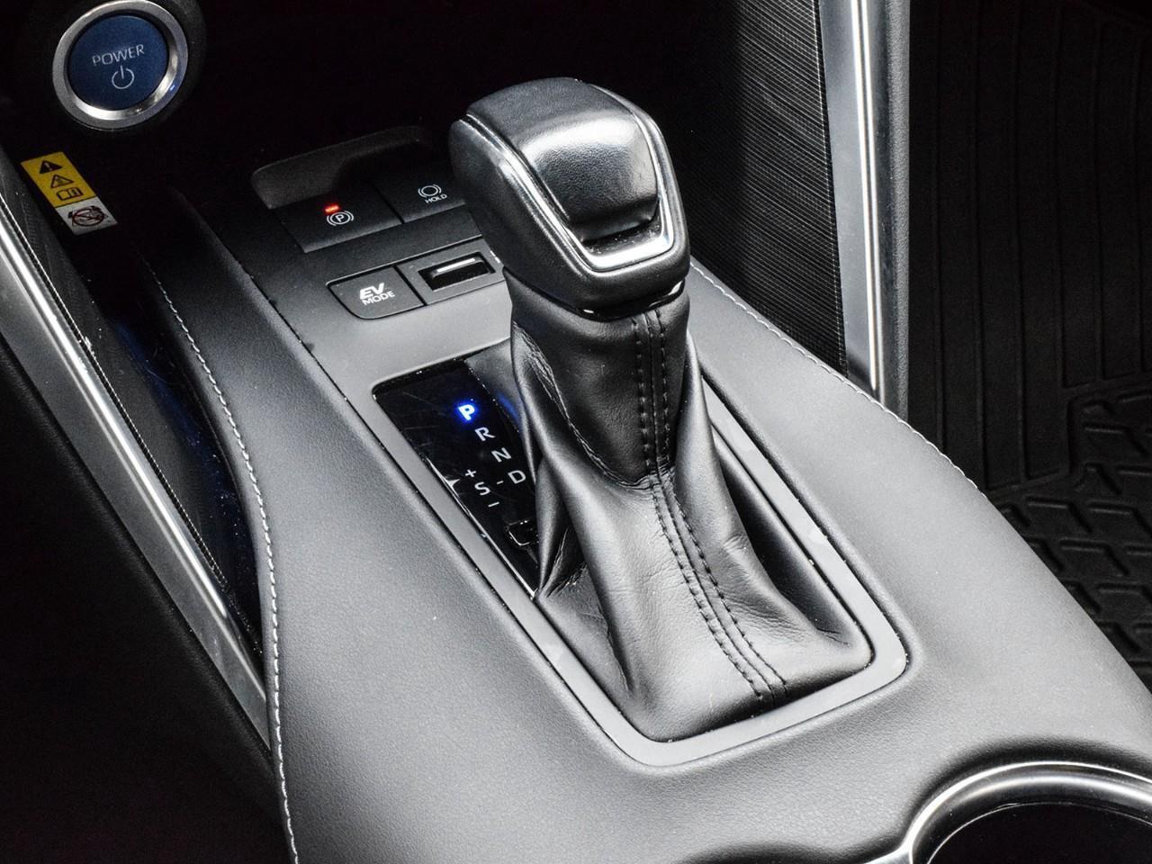 2022 Toyota Venza XLE Heated Leather Seats   Panoramic Sunroof Photo