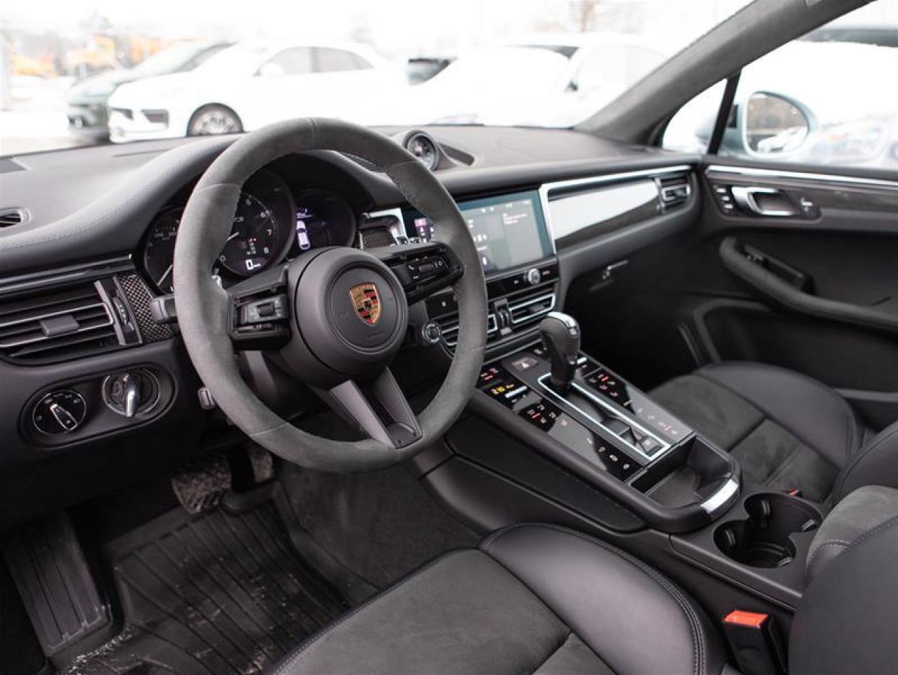 2024 Porsche Macan GTS AWD Photo