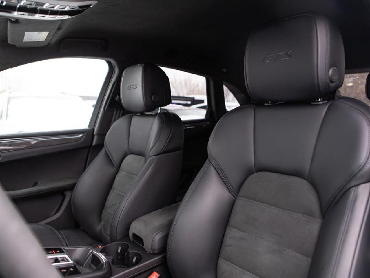 2024 Porsche Macan GTS AWD Photo