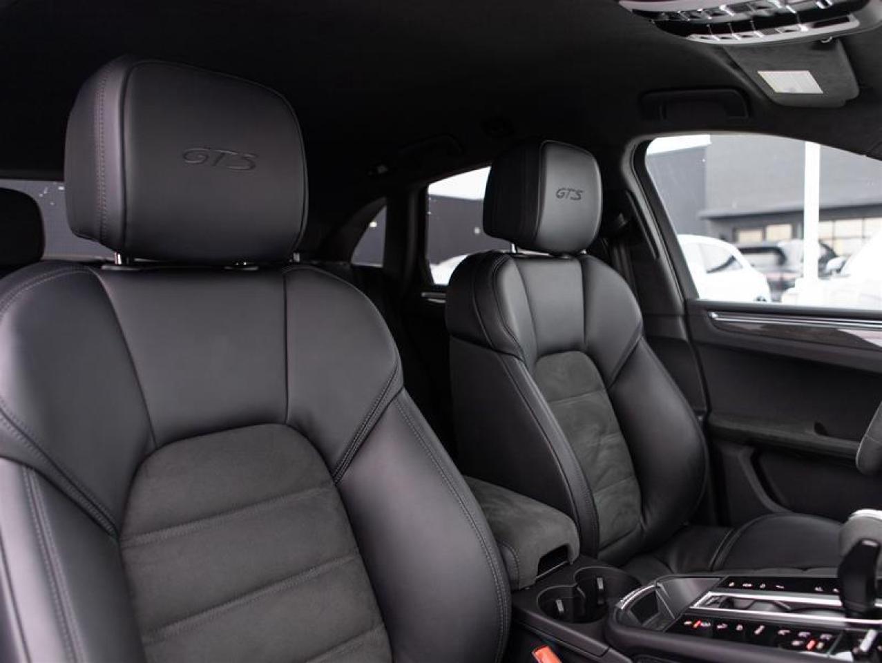 2024 Porsche Macan GTS AWD Photo