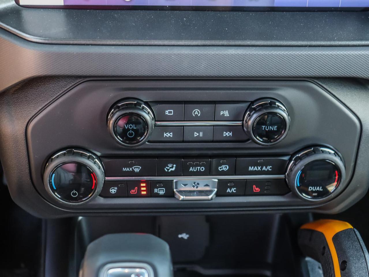 2024 Ford Bronco Badlands 2dr 4x4 Photo