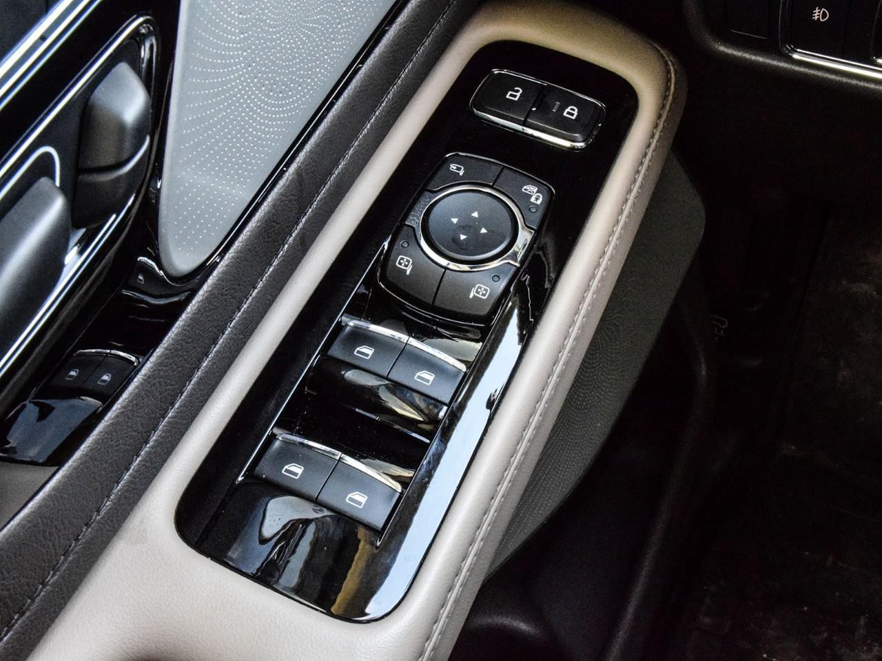 2021 Lincoln Aviator Reserve ACC + Lane Centering   Class IV Tow Photo