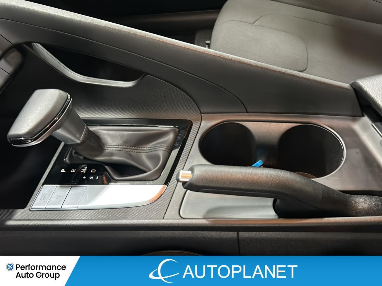 2024 Hyundai Elantra Preferred, Android Auto, Heated Seats,Remote Start Photo