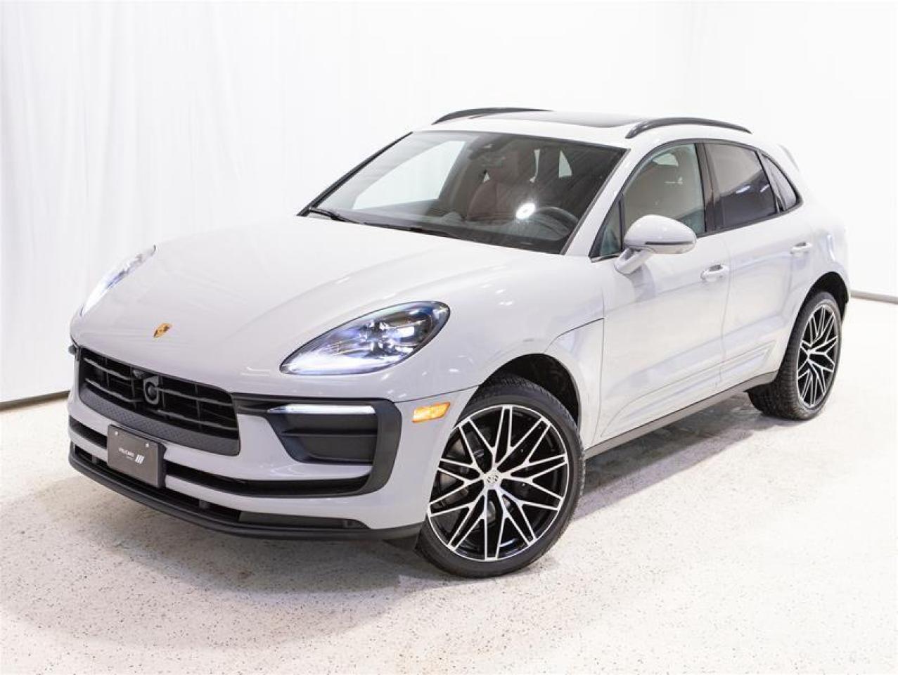 2025 Porsche Macan AWD Photo