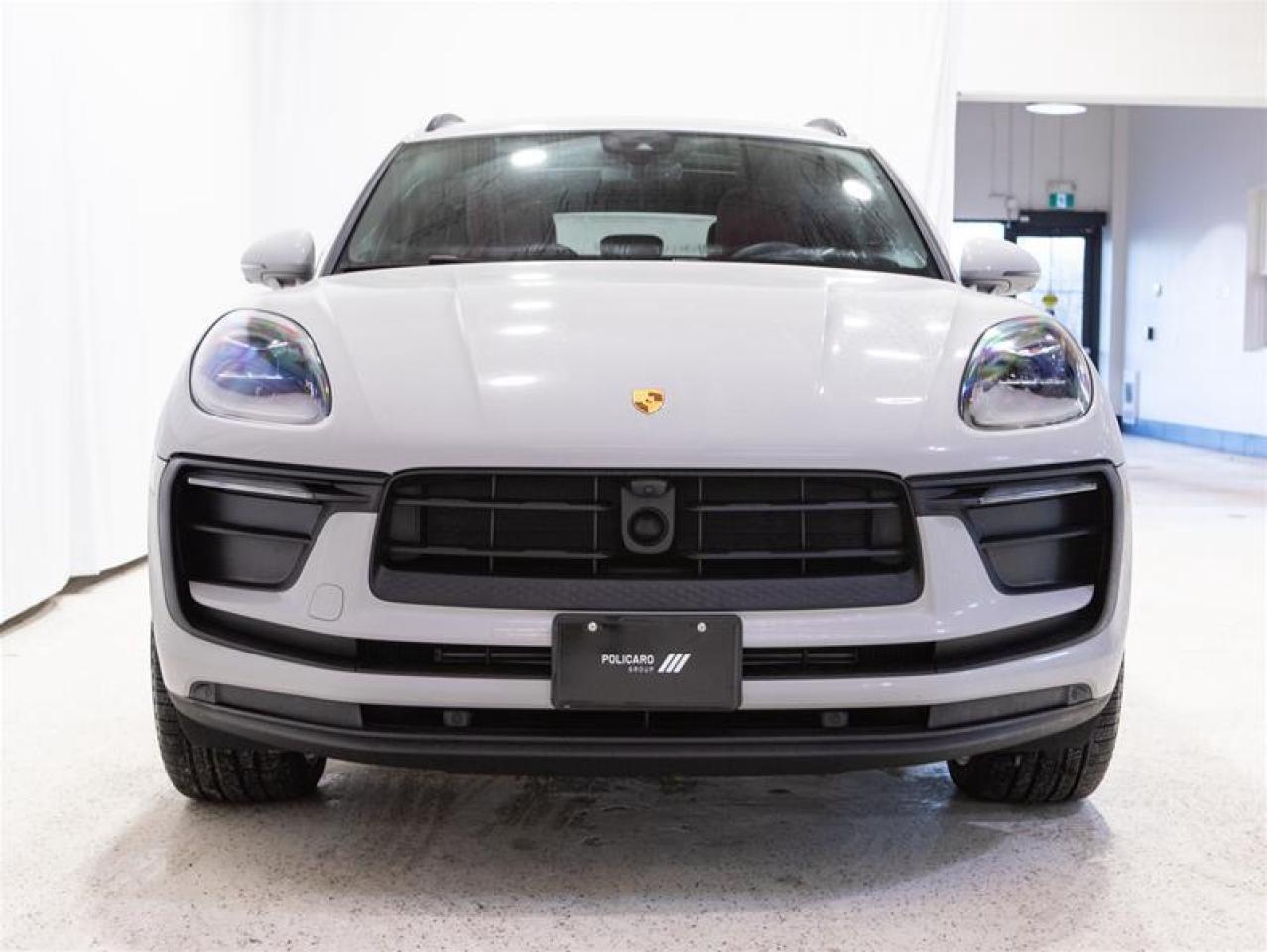 2025 Porsche Macan AWD Photo