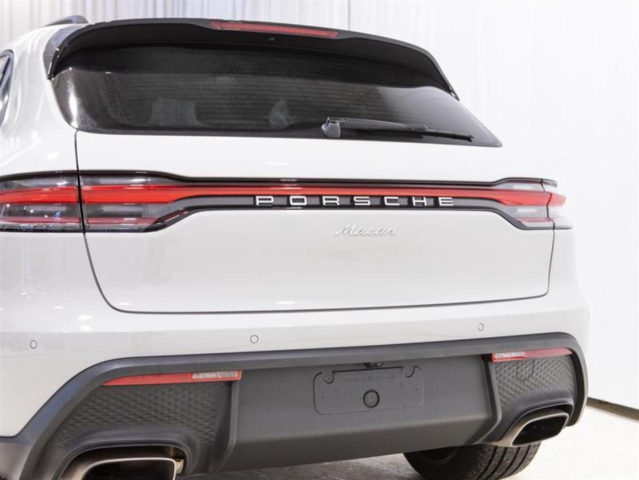 2025 Porsche Macan AWD Photo