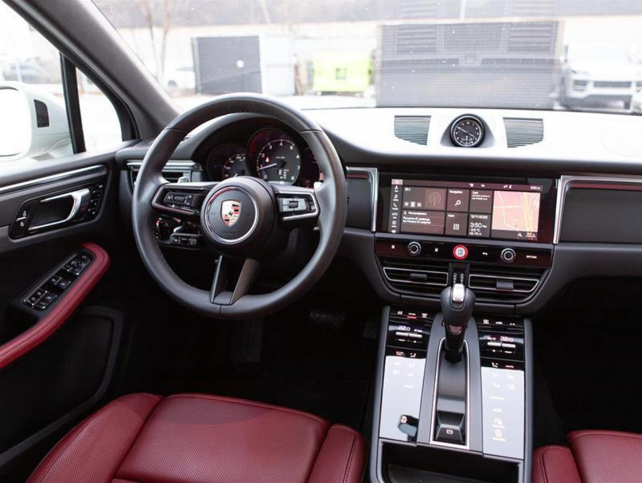 2025 Porsche Macan AWD Photo