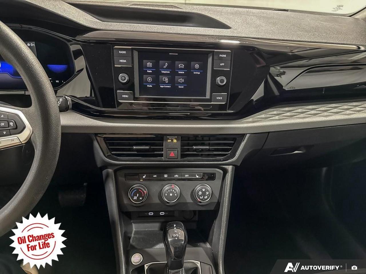 2022 Volkswagen Taos Trendline 4Motion Photo