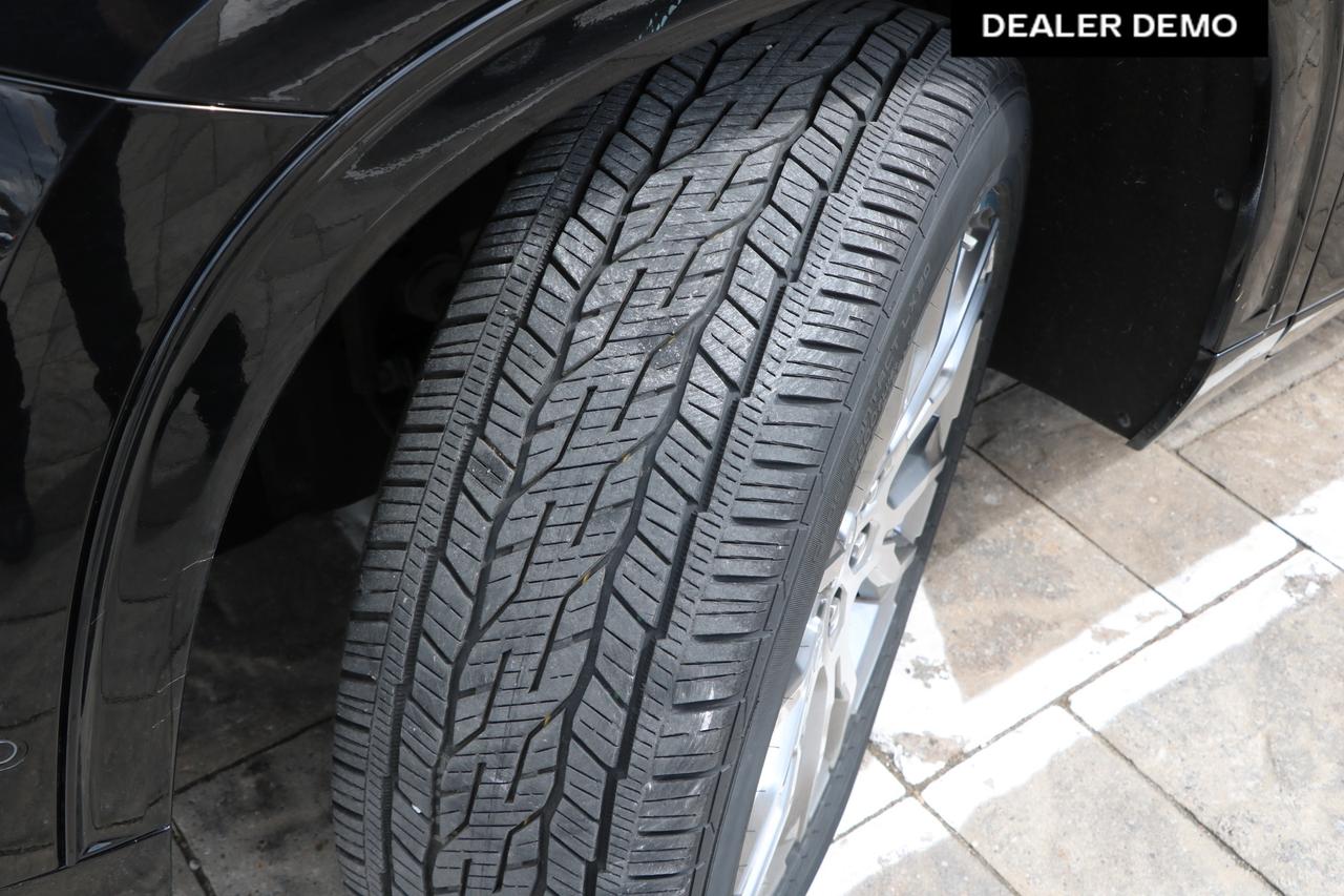 2025 GMC Acadia Denali 4dr All-Wheel Drive Photo