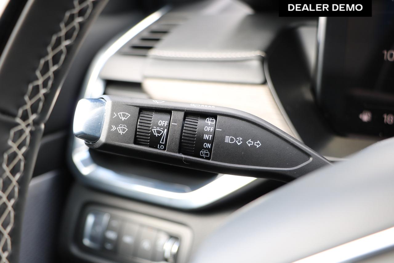 2025 GMC Acadia Denali 4dr All-Wheel Drive Photo