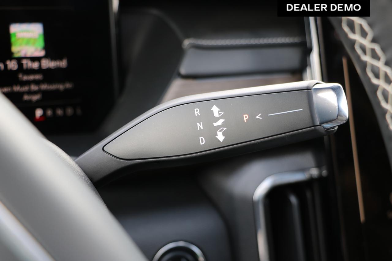 2025 GMC Acadia Denali 4dr All-Wheel Drive Photo